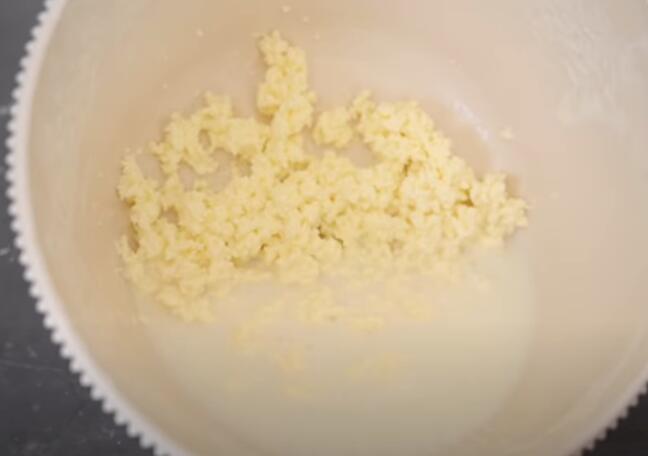 [Image:"butter separete from milk"]